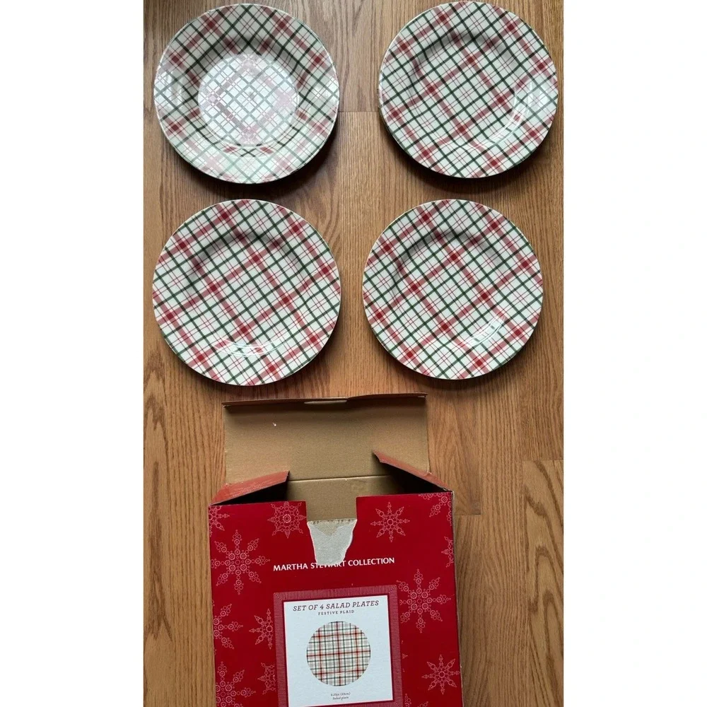 Martha Stewart Lot 4 Salad Plates Red/Green Festive Plaid 9.25